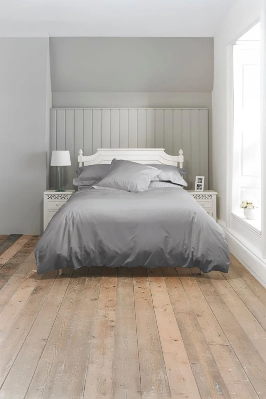 Image of The Lyndon Company The Lyndon Company Deluxe 400 Thread Count 100% Cotton Fitted Sheet in Grey Size: Double Fitted Grey Double Fitted Unisex 5054990