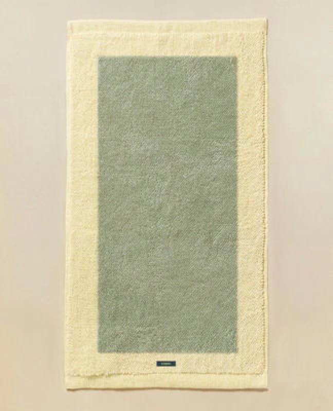 Image of Cosmic Towel 70x140cm 600gsm Soft Absorbent & Quick-drying TEXTILE Collection in Green Size: 70x140cm Green Unisex 70x140 cm