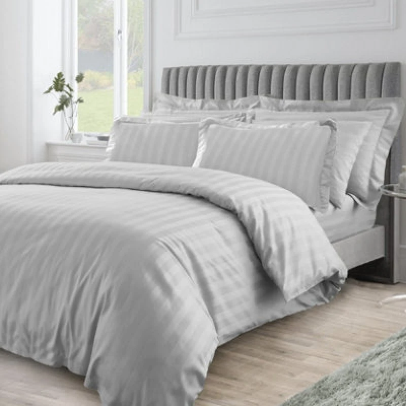 Image of Velosso Elegant Embossed Design Duvet Cover & Pillowcase Set in Grey Size: Double Grey Unisex Double