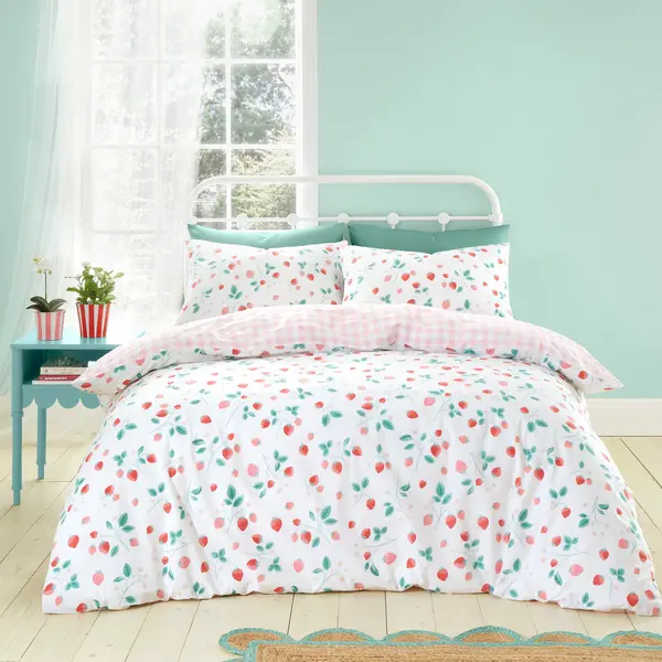 Image of Catherine Lansfield CL Strawberry Garden Duvet Set White/Pink SINGLE PO51001