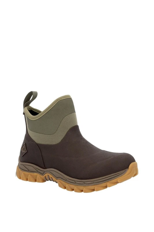 Image of Muck Boots Womens 'Arctic Sport II' Ankle Boot in Dark Brown Size: 6 Dark Brown Female 6