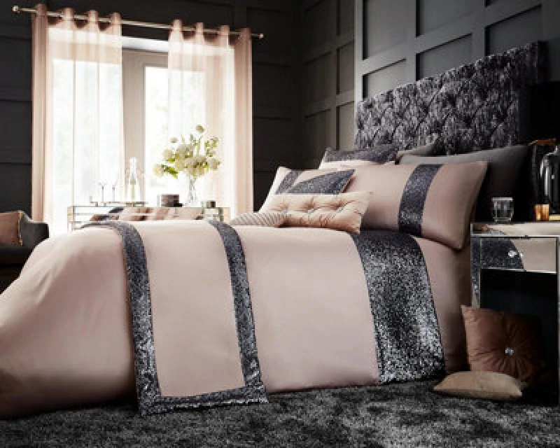 Image of Smart Living Smart Living Premium Polycotton Glamorous Duvet Cover With Pillowcases in Chocolate Size: Single Chocolate Single Unisex 5051346120841