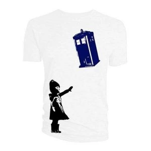 Image of Doctor Who - Little Girl and Tardis Mens XX-Large T-Shirt - White