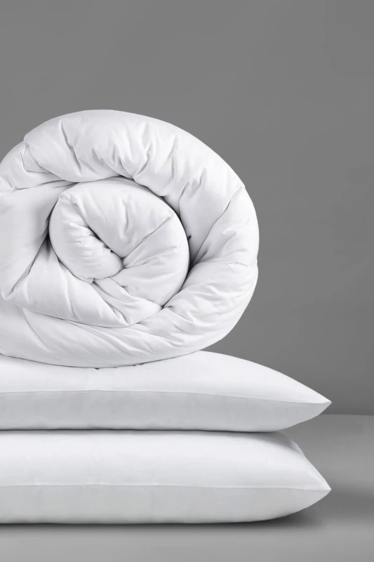 Image of Slumberdown Slumberdown Made For You Two Duvet 4.5/10.5 Tog Duvet With 2 Pillows in White Size: Double White Double Unisex 5060543867015