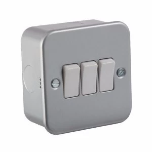 Image of KnightsBridge 10A 3G 2 Way 230V Metal Clad Electric Wall Plate Switch