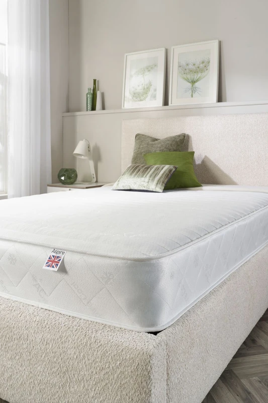 Image of Aspire Aspire Tri-Layer Natural Wool 900 Hybrid Mattress in White Size: Single White Single Unisex 5057632185488