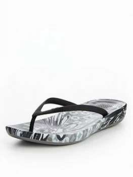 Image of FitFlop iQushiontrade Ergonomic Flip Flop Black Size 3 Women