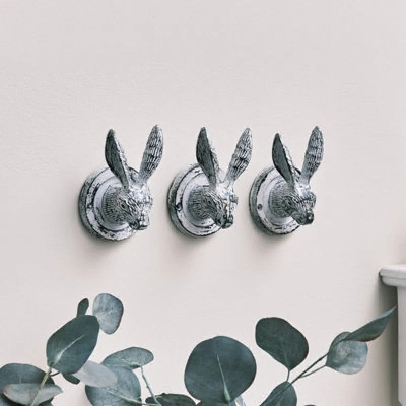 Image of Melody Maison Set Of 3 Antique White Hare Head Coat Hooks White unisex