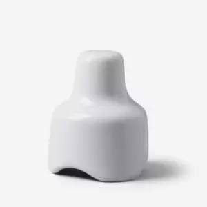 Image of Porcelain Traditional Pie Funnel 17cm