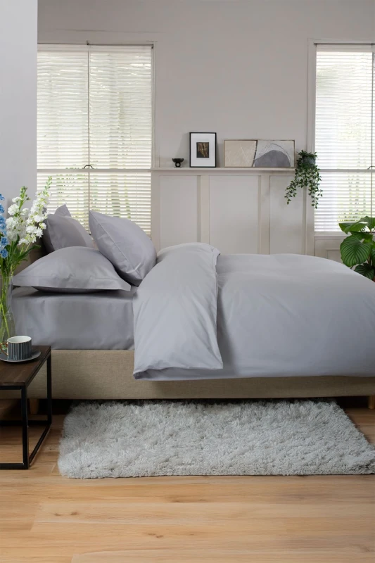 Image of The Lyndon Company The Lyndon Company 800 Thread Count 100% Cotton Luxury Hotel Quality Fitted Sheets in Grey Size: Double Fitted Grey Double Fitted