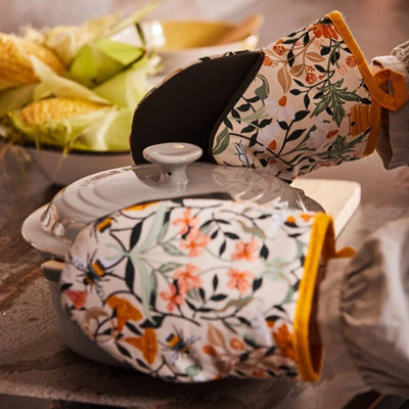 Image of Ulster Weavers 'Bee Bloom' Animal Print Pair of Micro Mitts Multi