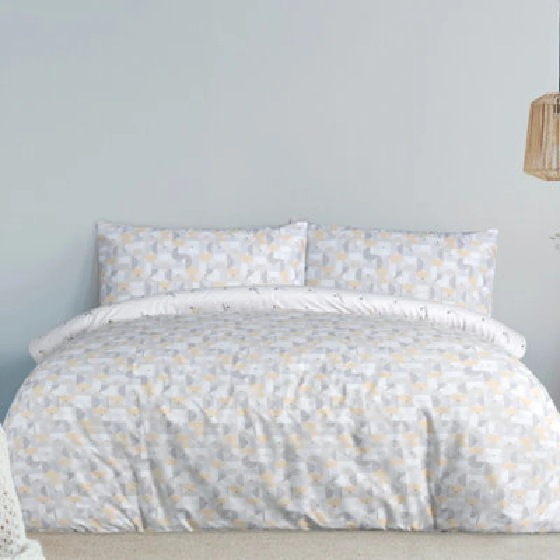 Image of Smart Living Smart Living Printed Reversible Circle Geo Duvet Cover With Pillowcases in Yellow Size: Double Yellow Double Unisex 5056557526574