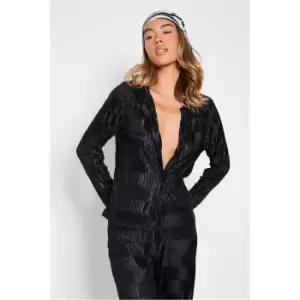 Image of I Saw It First Geo Plisse Cropped Shirt - Black