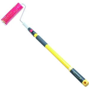 Image of Wickes Professional Roller on an Extendable Pole - 9in