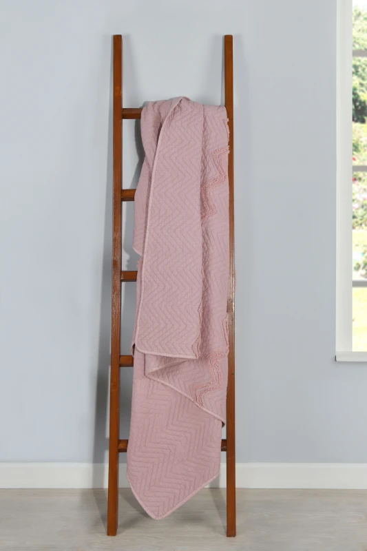 Image of Smart Living Smart Living Luxurious Zig-Zag Polyester Bedspread - Soft, Stylish, and Durable in Dusty Pink Size: Double Dusty Pink Double Unisex 505