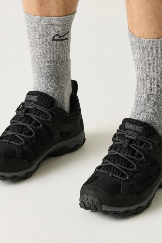 Image of Regatta Regatta Men Edgepoint Breathable Waterproof Low Walking Shoes in Jet Black Size: 6.5 Jet Black 6.5 Male 5063516062844