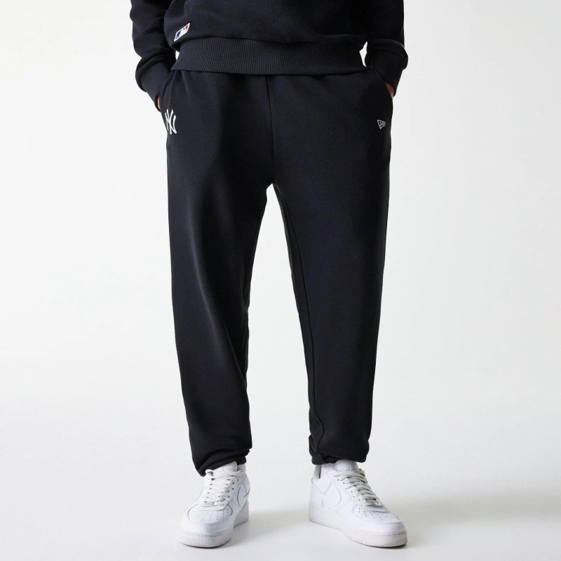 Image of New Era MLB Essential Midi Jogger NY Black male X Large