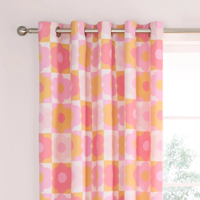 Image of Catherine Lansfield Retro Daisy Eyelet Curtains Pink