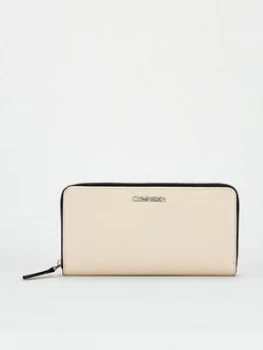 Image of Calvin Klein Must Ziparound Purse Large - Sand