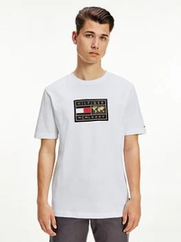 Image of Tommy Hilfiger Icon Earth Badge T-Shirt - White Size M Men
