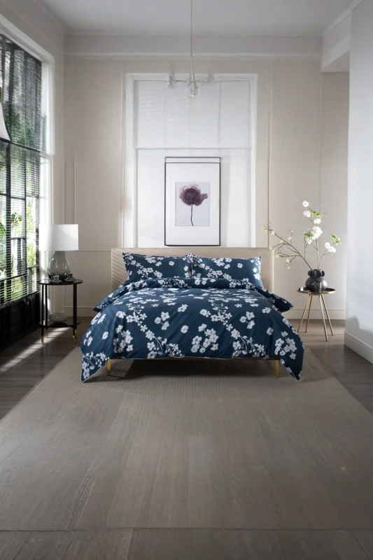 Image of The Lyndon Company The Lyndon Company Petite Fleure Printed 100% Cotton Duvet Cover Set with Piped Edges in Navy Size: Double Navy Double Unisex 505