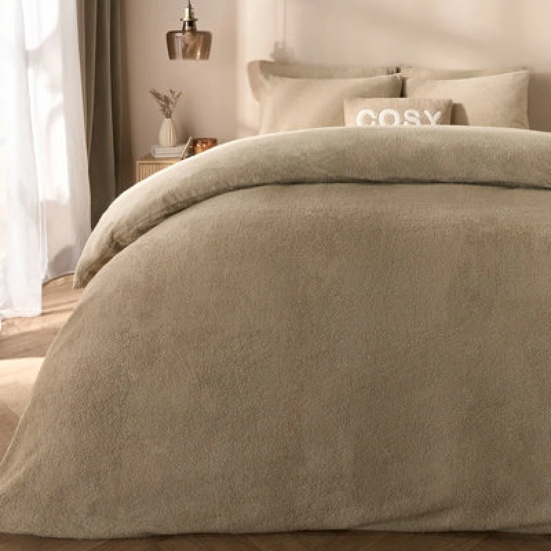 Image of OHS OHS Thermal Soft Teddy Fleece Duvet Cover Bedding Set in Beige Size: Single Beige Single Unisex 5027434125128