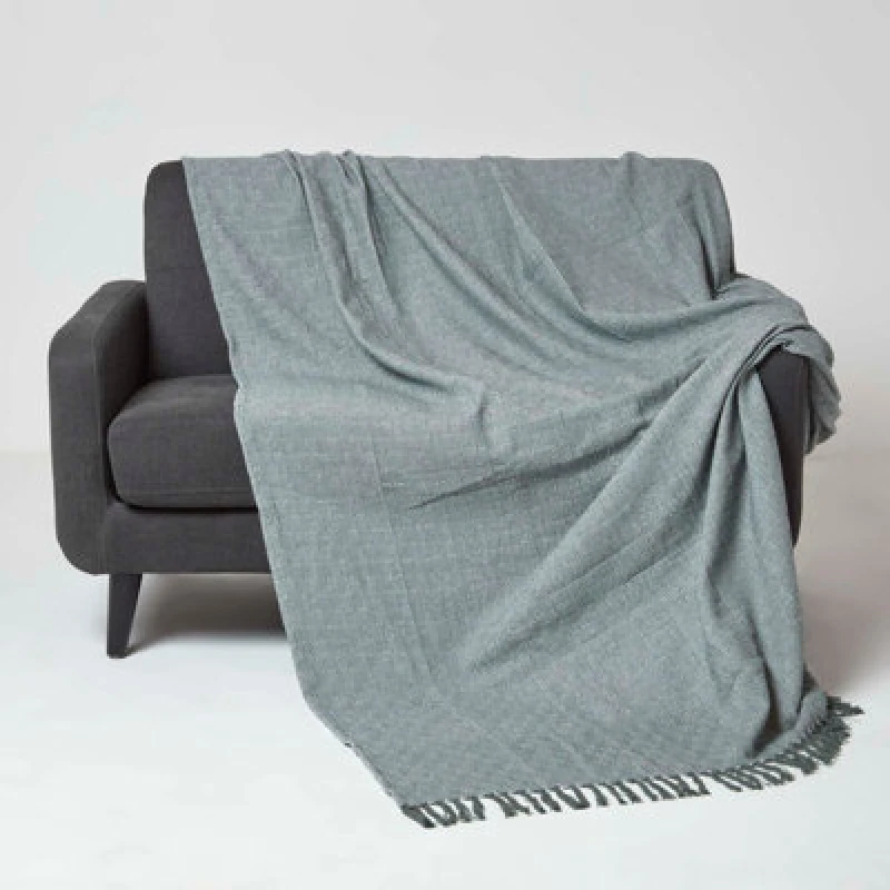 Image of Homescapes Malda Cotton Throw with Tassels Green