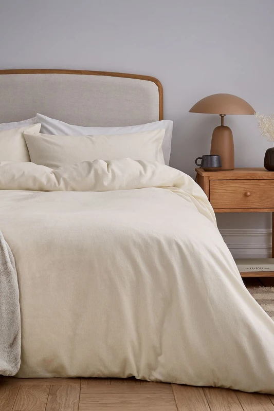 Image of Helena Springfield Helena Springfield 'HS Brushed Cotton' Duvet Cover Set in Ivory Size: Single Ivory Single Unisex 5016709717267