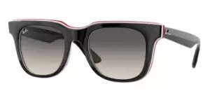 Image of Ray-Ban Sunglasses RB4368 651811