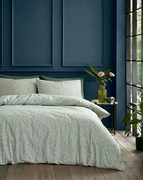 Image of Royal Horticultural Society RHS Rose Garden Duvet Set Green DOUBLE PO52102