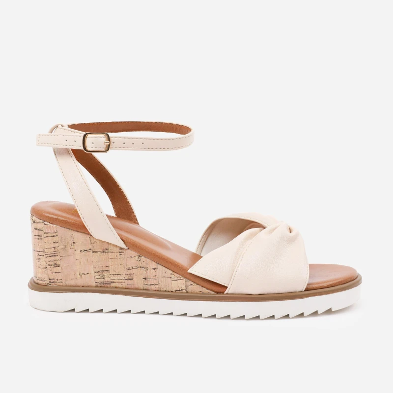 Image of Wheres That From Wheres That From Cream-PU Katara Wide-Fit Knot De Cream 7