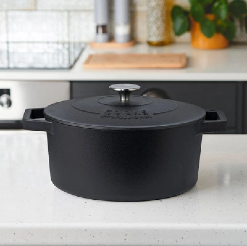 Image of Cooks Professional Cast Iron Casserole Dish 26cm Oven Proof Enamelled Pan with Lid in Black Unisex
