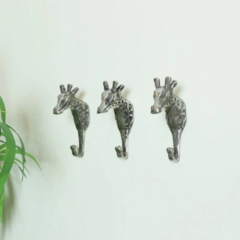 Image of Melody Maison Set Of 3 Silver Metal Giraffe Wall Hooks Metallic Silver unisex