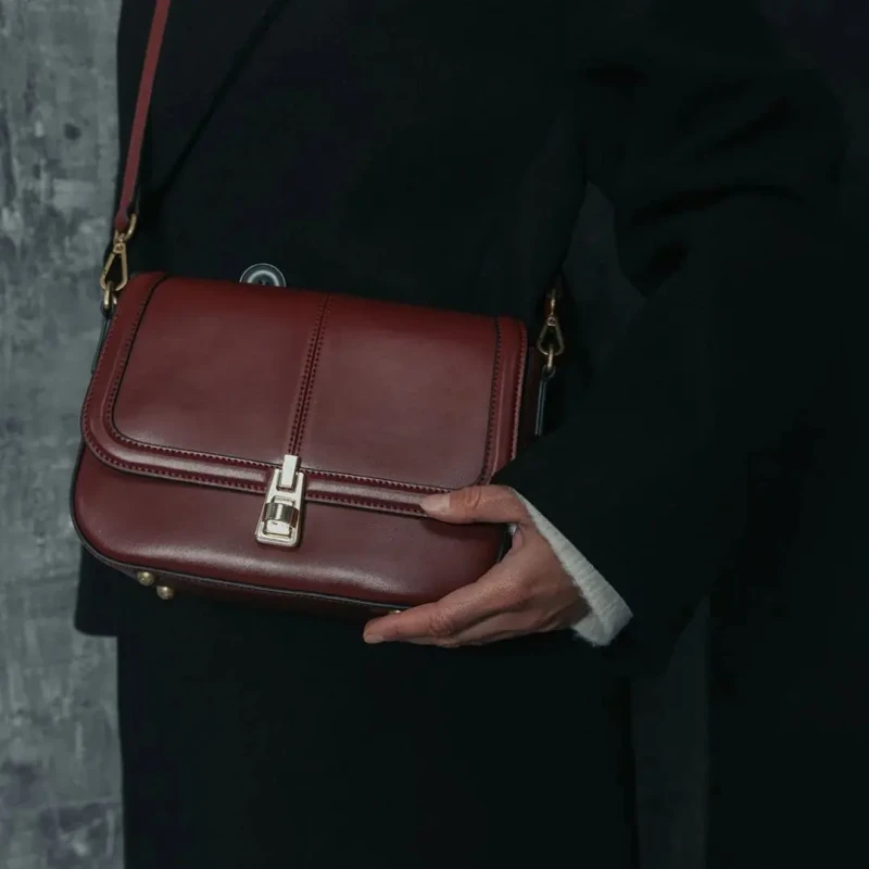 Image of Mac Alyster Womens flap shoulder bag Mac Alyster Emmy Rouge Female TU