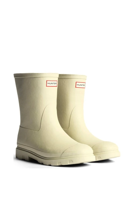 Image of Hunter Mens Downpour Short Insulated Boot in Off-White Size: 8 Off-White Male 8