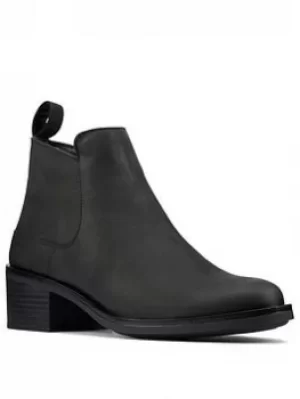 Image of Clarks Memi Zip Chelsea Ankle Boot, Black, Size 3, Women