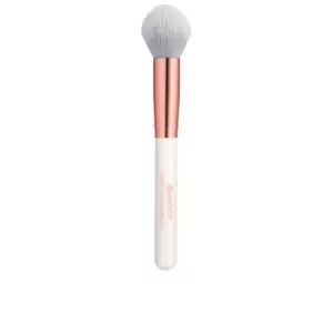 Image of Essence Highlighter Brush