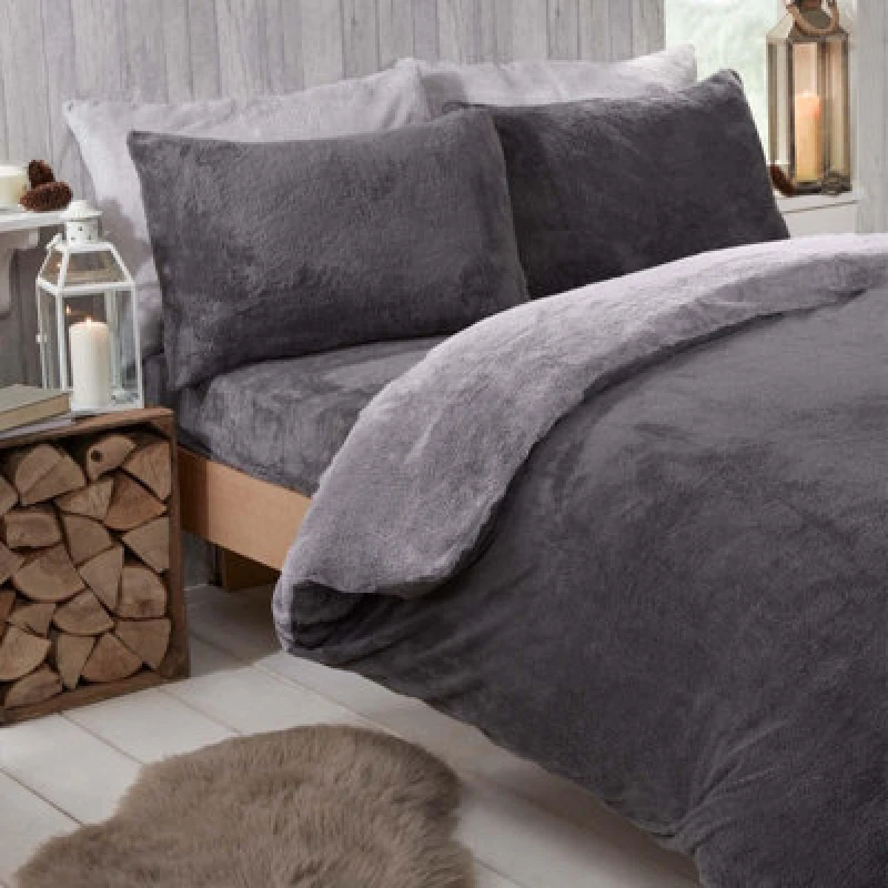 Image of OHS OHS Reversible Teddy Duvet Cover with Pillowcase in Dark Grey Size: King Dark Grey King Unisex 5027434010967