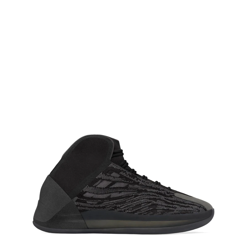 Image of Yeezy Quantum Sneakers - Black 6