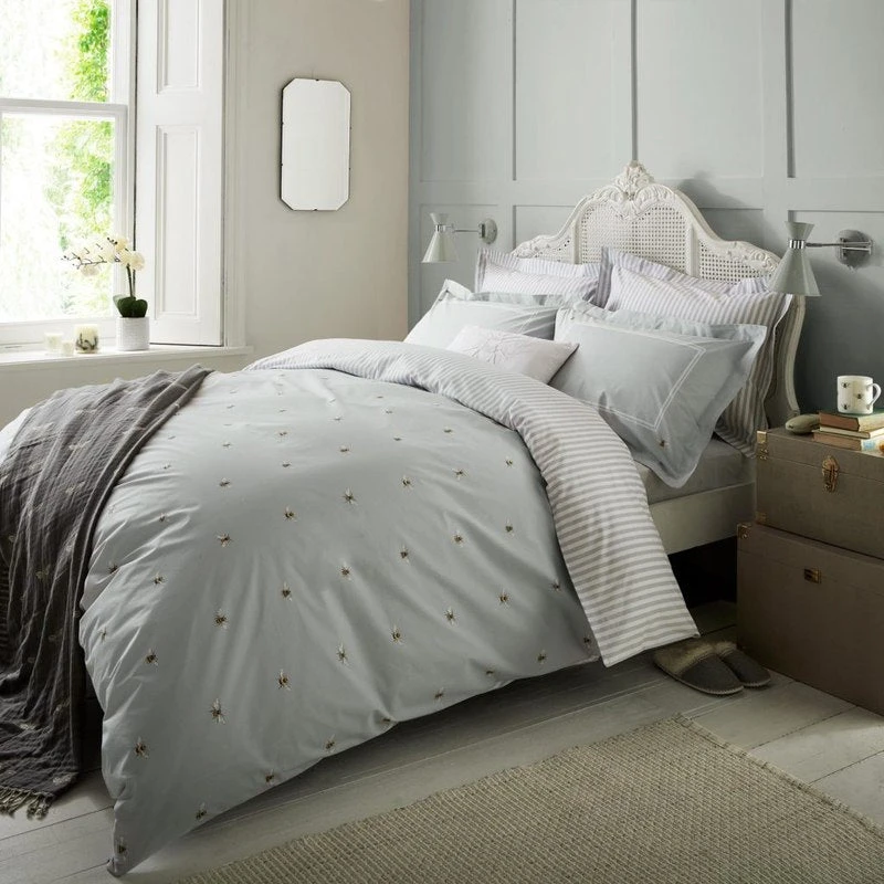 Image of Sophie Allport - Bees Bedding Collection Duckegg