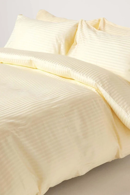 Image of Homescapes Pastel Yellow Egyptian Cotton Duvet Cover And Pillowcases 330 Tc, Super King