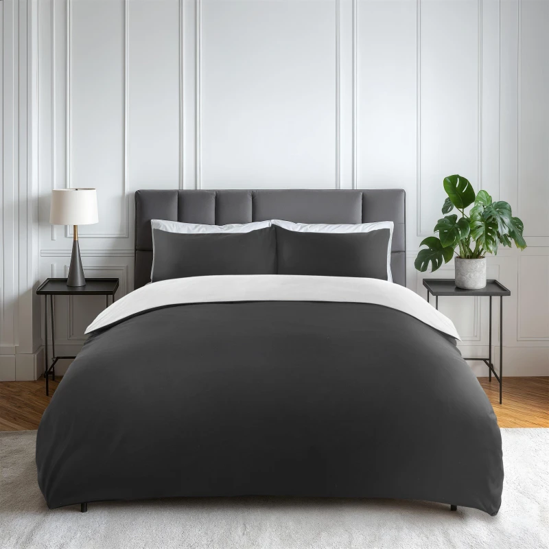 Image of Emma Barclay Duvet Set Reversible Non Iron Soft Touch Lyla Black/White unisex Double