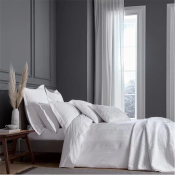 Image of Bedeck of Belfast White Combed Cotton 300 Thread Count Fine Linens 'Oro' Duvet Cover - double