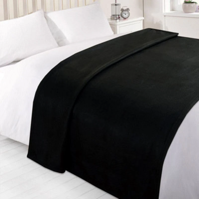 Image of OHS OHS Warm Plain Fleece Throw Over Bed Blanket in Black Size: 150cm x 200cm Black 150cm x 200cm Unisex 5027434117260