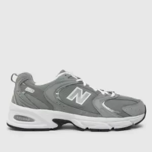 Image of New Balance 530 trainers in juniper green