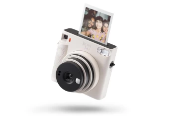Image of Fujifilm Instax Square SQ1 Instant Camera (10 Shots) - Chalk White