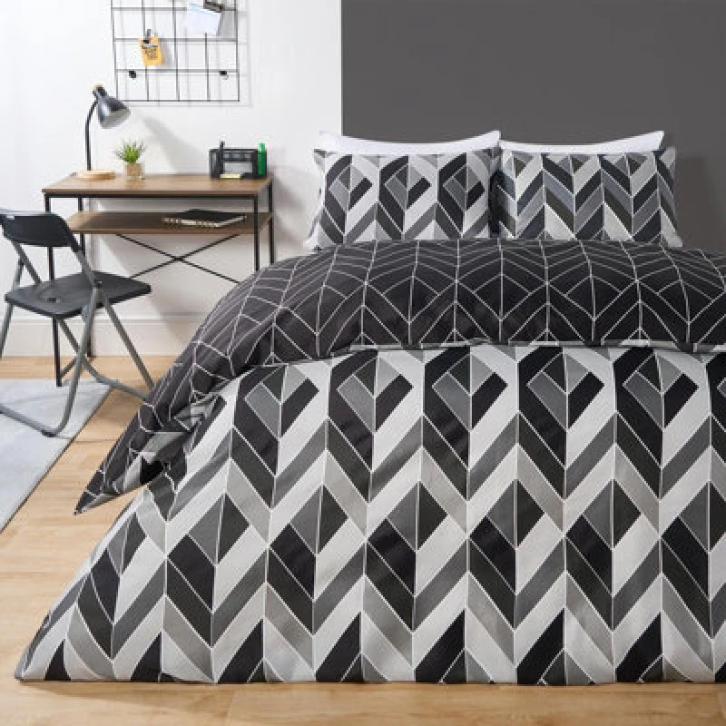 Image of OHS OHS Geo Duvet Cover Bedding Set Pillowcase Reversible Quilt Soft Chevron in Light Grey Size: Double Light Grey Double Unisex 5027434203710