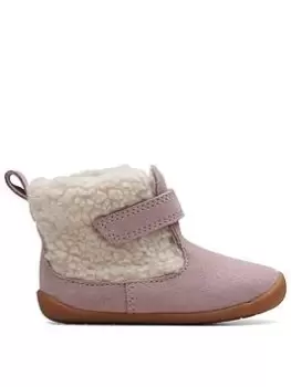 Image of Clarks Toddler Roamer Moon Boot, Beige, Size 2 Younger