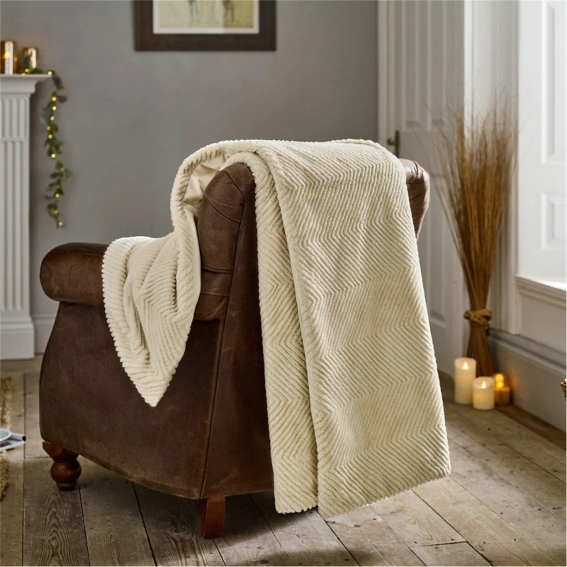 Image of The Lyndon Company Burghley Throw - 130x170cm Almond unisex One Size
