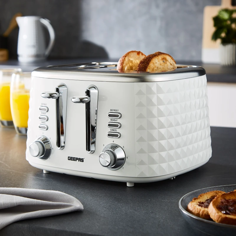 Image of Geepas Argyle 4 Slice Bread Toaster 7 Level Browning Control 1750W White